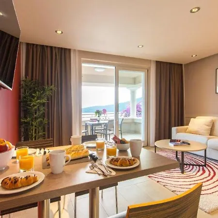Nice Apartment In Molunat With Swimming Pool *