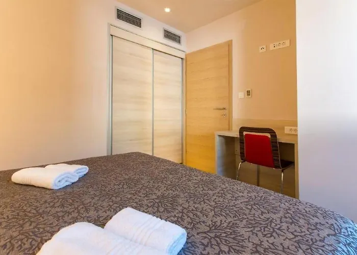 Appartamento Lovely Apartment In Molunat
