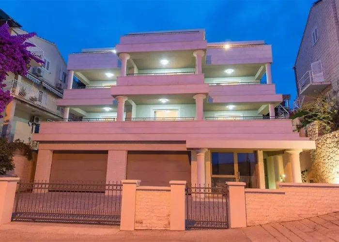 Lovely Apartment In Molunat Appartamento