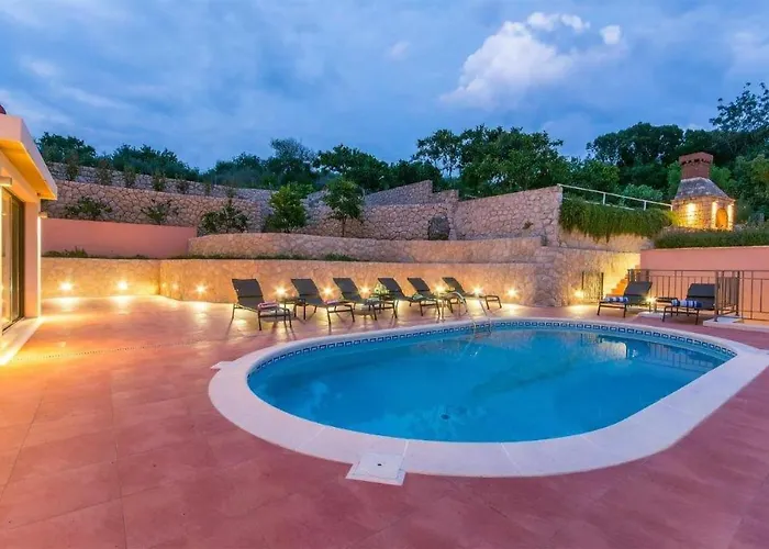 Lovely Apartment In Molunat Apartment *